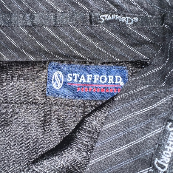 Men’s Stafford Classic Fit Dress Pants - size 36/30 in Charcoal - Picture 8 of 10